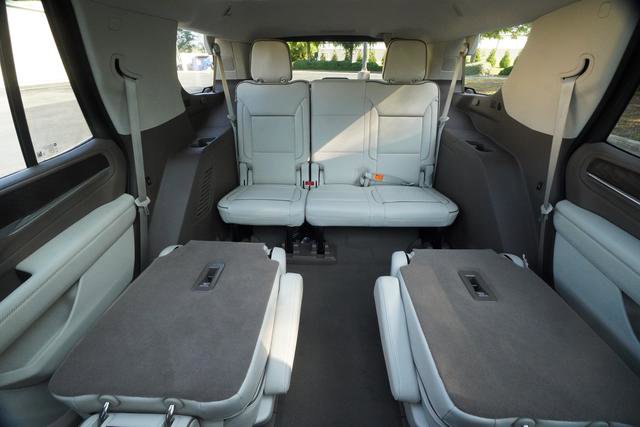 Used 2024 GMC Yukon Denali AWD/4WD image 24