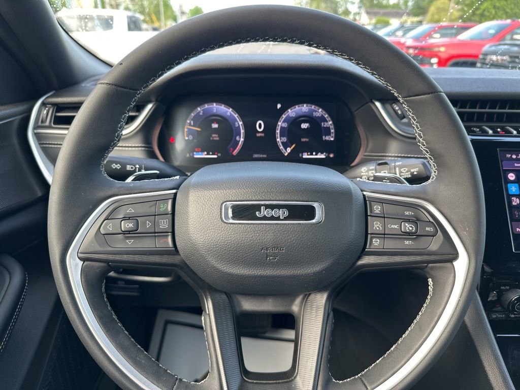 Used 2024 Jeep Grand Cherokee Altitude AWD/4WD image 24