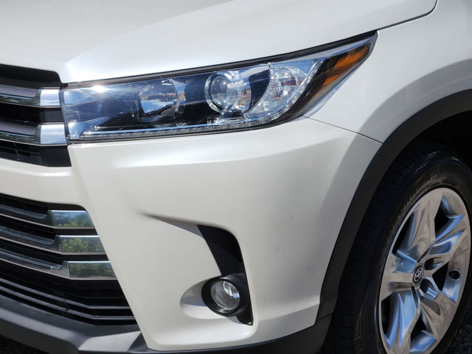 Used 2017 Toyota Highlander Limited FWD image 7