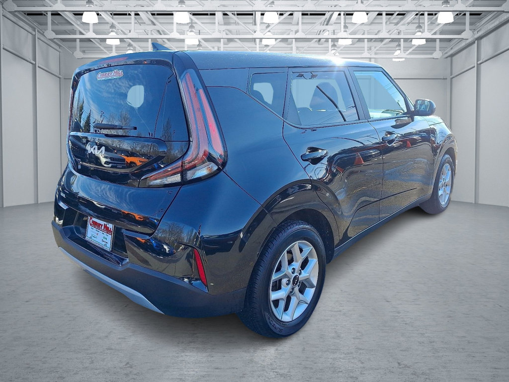 Used 2023 Kia Soul LX w/ Option Group 015 image 5