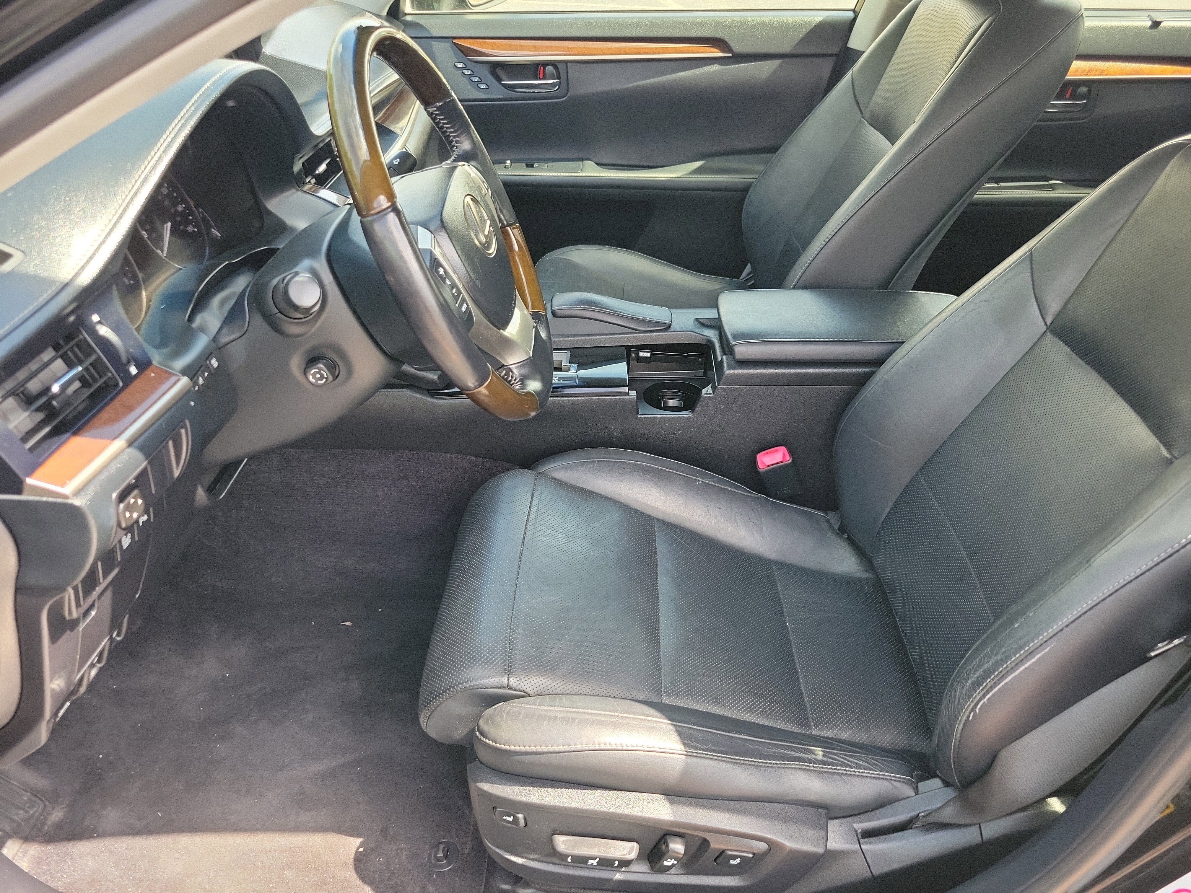 Used 2015 Lexus ES 350 w/ Ultra Luxury Package image 5