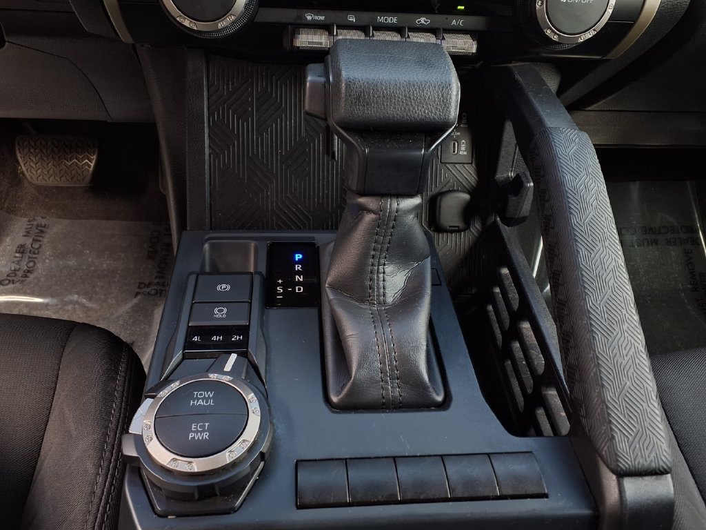 Used 2025 Toyota Tacoma SR5 AWD/4WD image 12