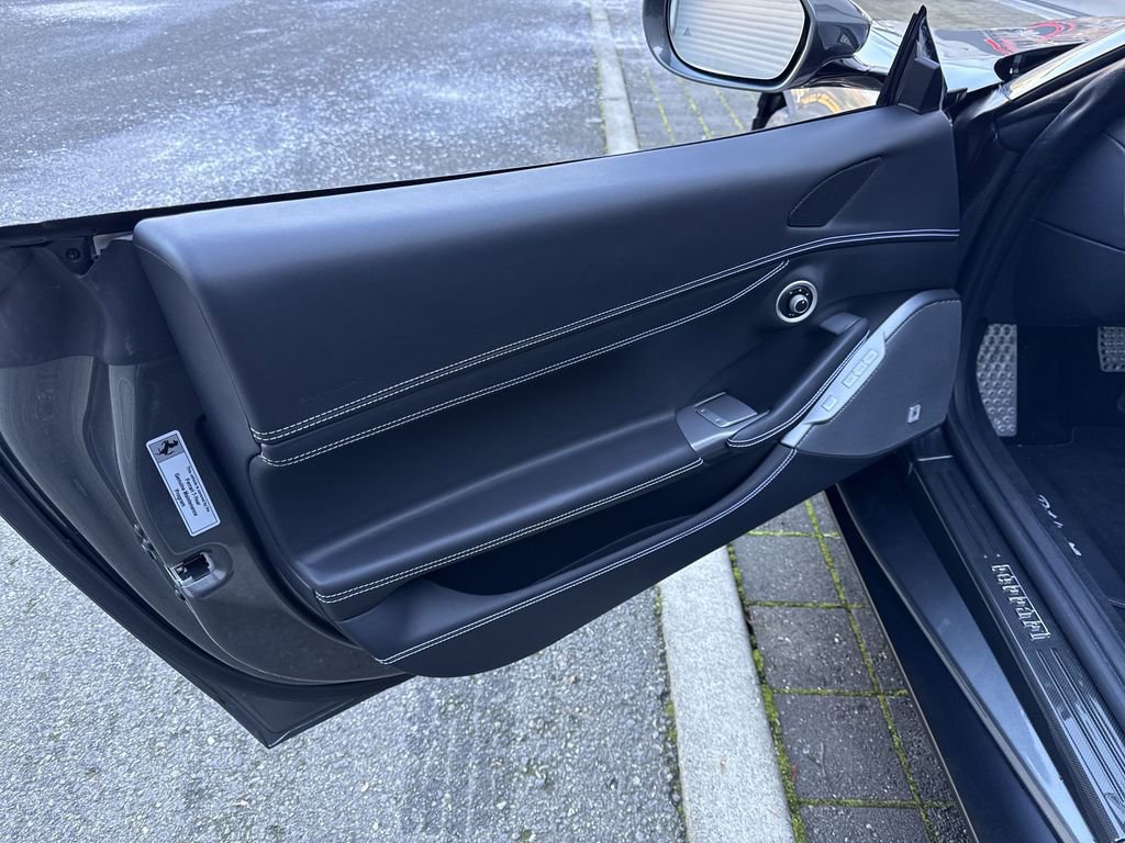 Used 2023 Ferrari Portofino M RWD image 28