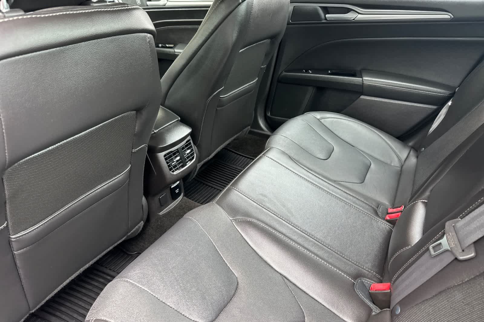 Used 2016 Ford Fusion Energi Titanium w/ Driver Assist Package FWD image 4
