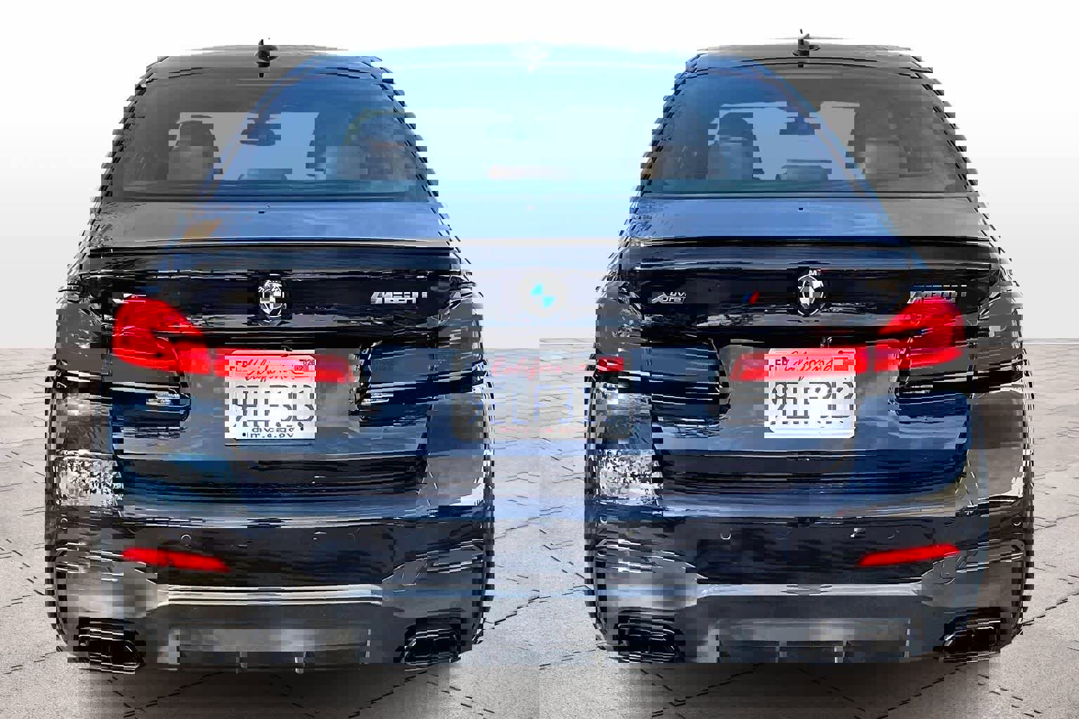 Used 2023 BMW M550i xDrive M550i xDrive w/ Executive Package image 7