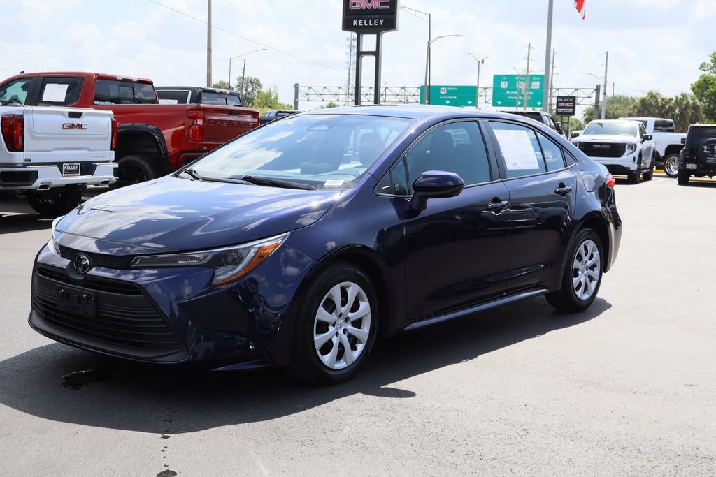 Used 2024 Toyota Corolla LE FWD image 5