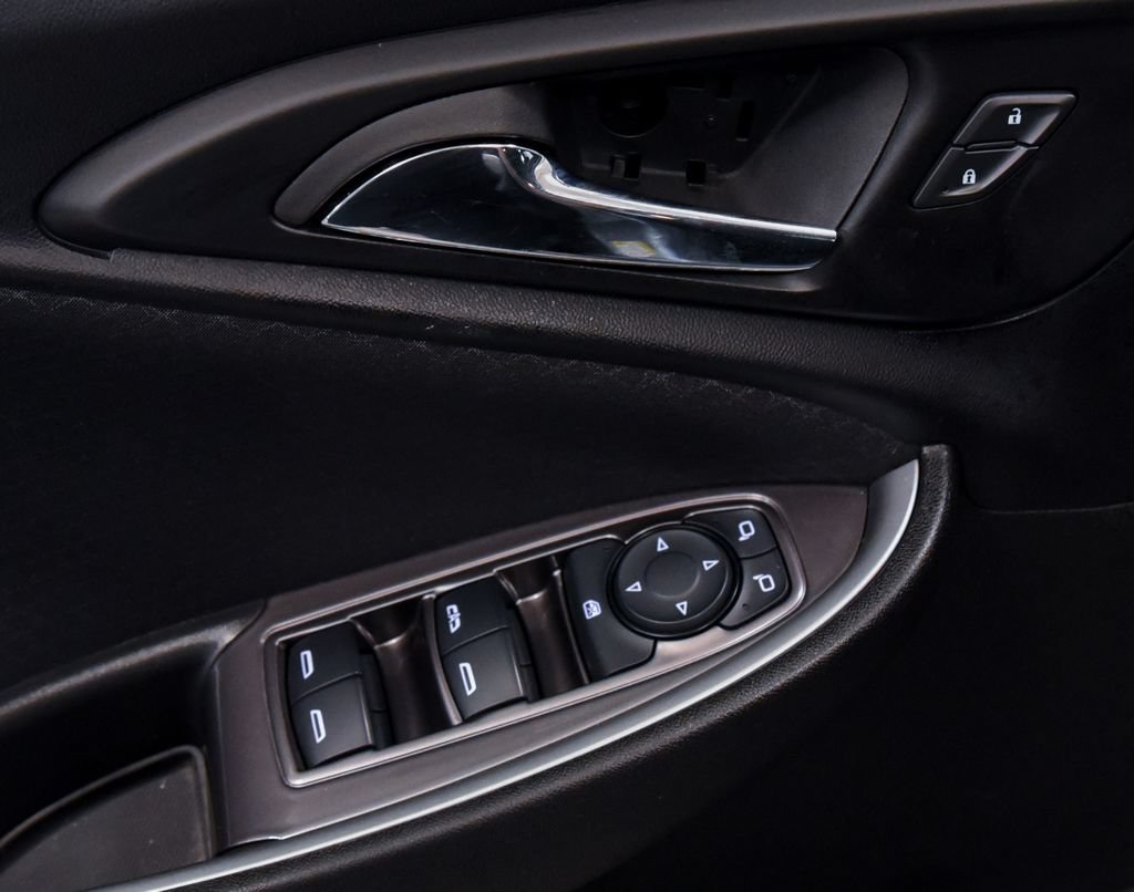 Used 2023 Chevrolet Malibu LT FWD image 15
