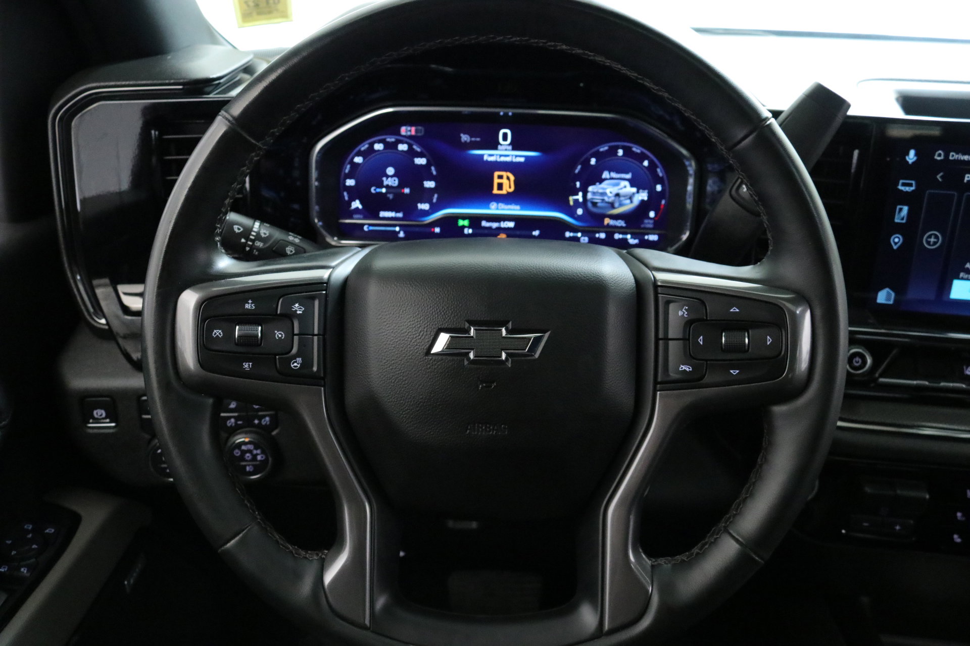 Used 2025 Chevrolet Silverado 2500 ZR2 w/ Technology Package image 13