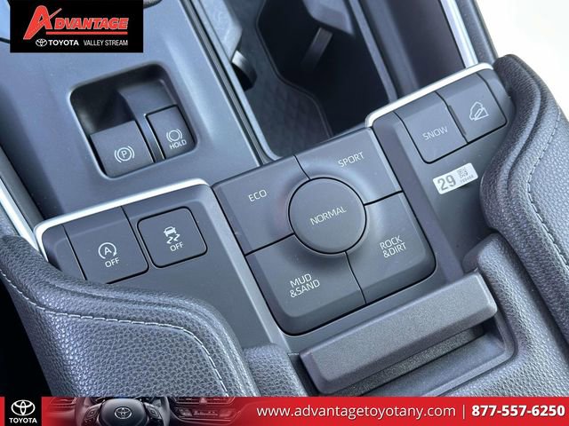 Used 2024 Toyota Grand Highlander XLE AWD/4WD image 39