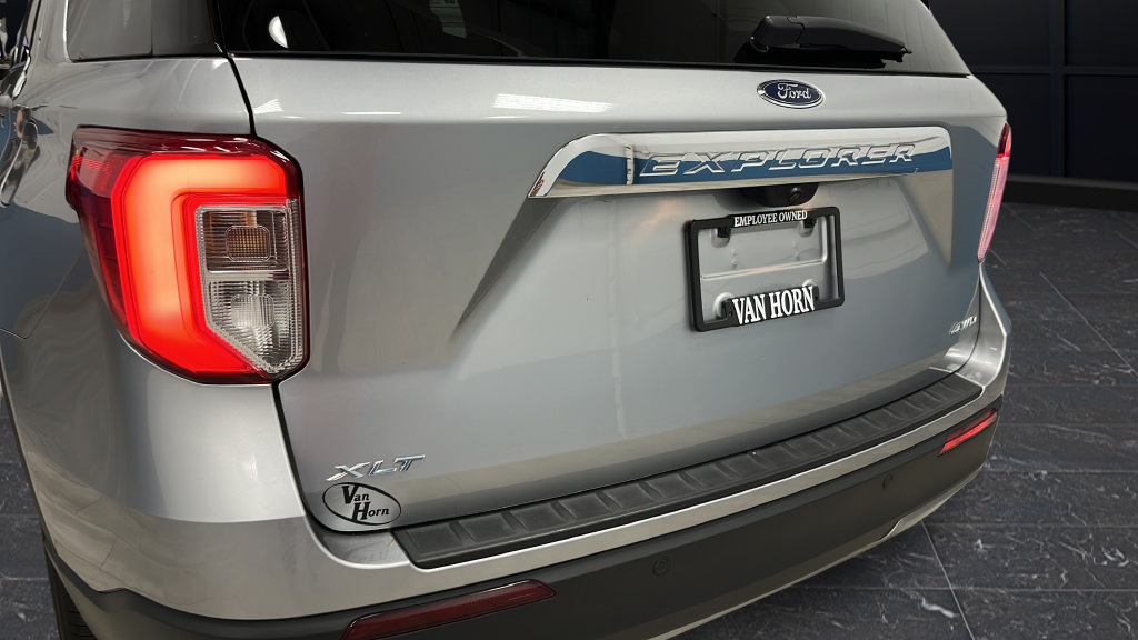 Used 2023 Ford Explorer XLT w/ Equipment Group 202A AWD/4WD image 37