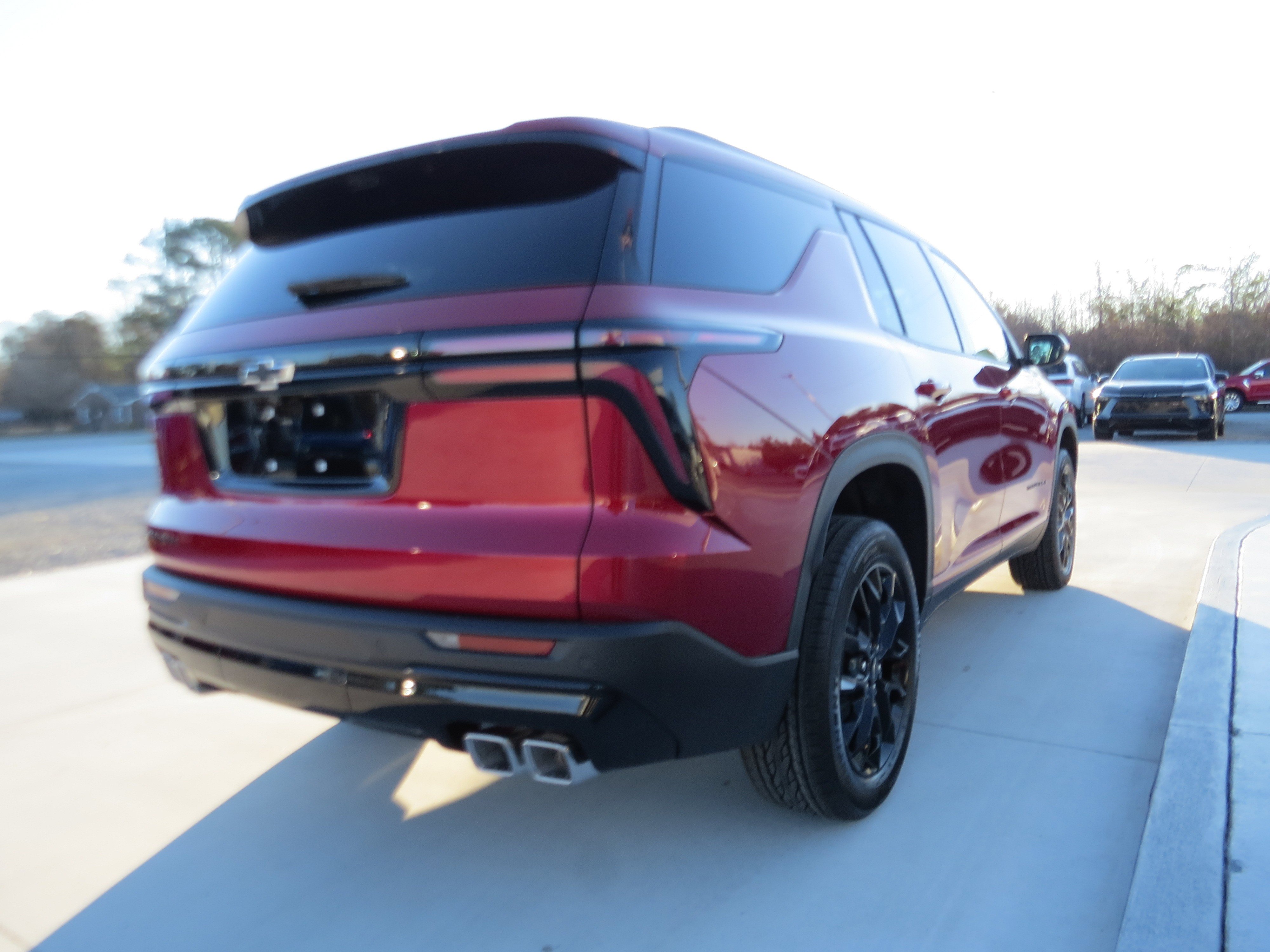 New 2026 Chevrolet Traverse LT w/ Midnight/Sport Edition FWD image 3