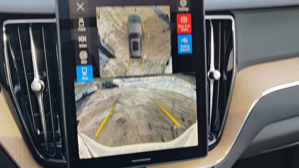 New 2026 Volvo XC60 B5 Plus w/ Protection Package Premier image 20