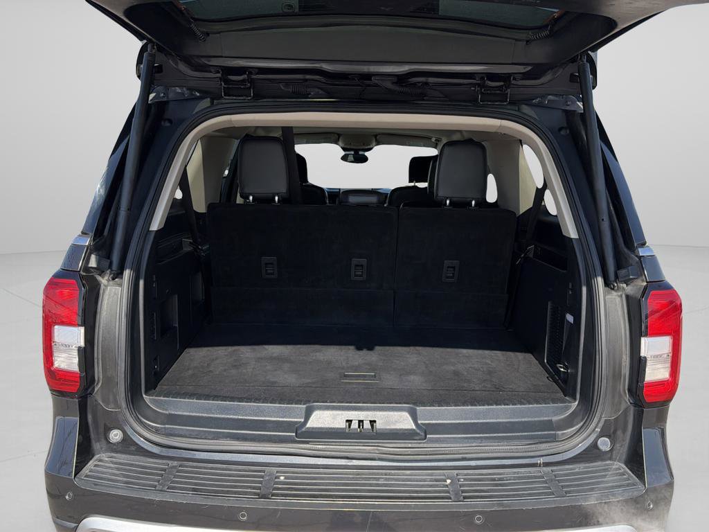 Used 2023 Ford Expedition Max XLT image 14