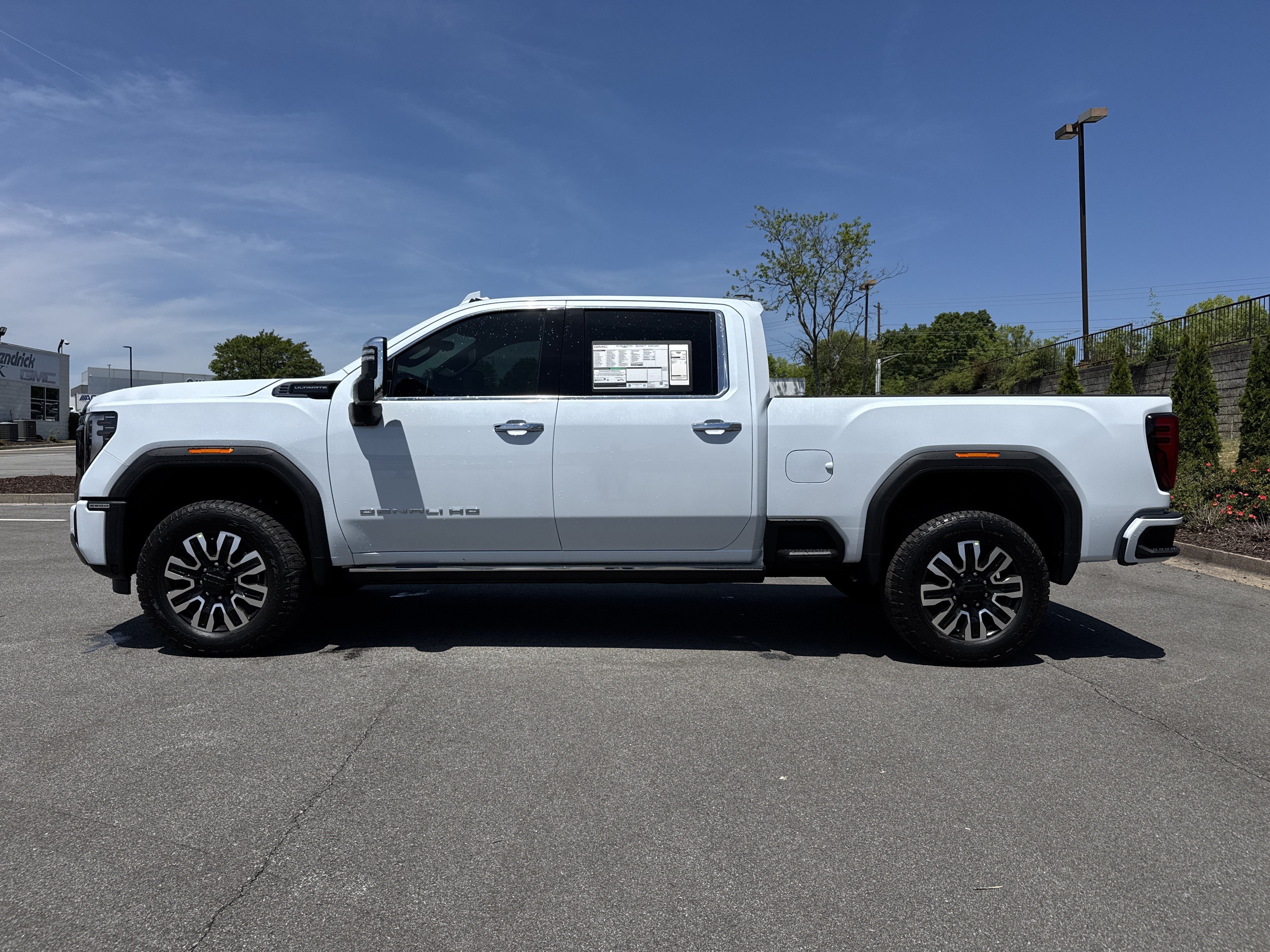 New 2026 GMC Sierra 2500 Denali Ultimate AWD/4WD image 7