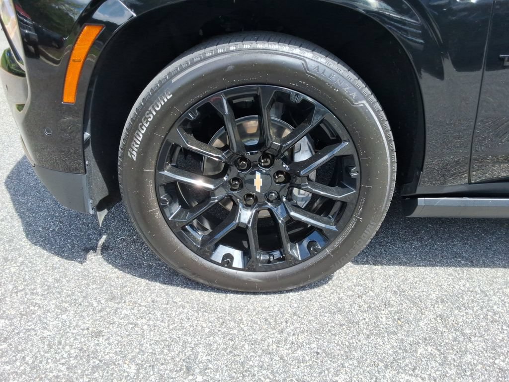 Certified 2025 Chevrolet Tahoe High Country w/ LPO, Illumination Package AWD/4WD image 10