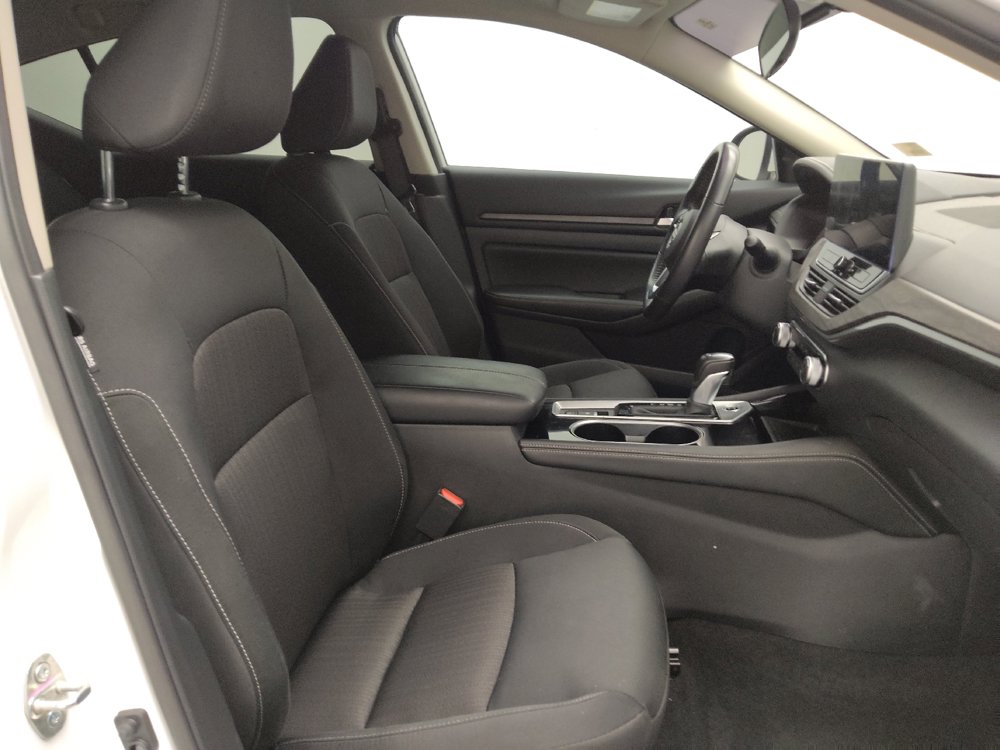 Used 2024 Nissan Altima 2.5 SV w/ SV Premium Package FWD image 21