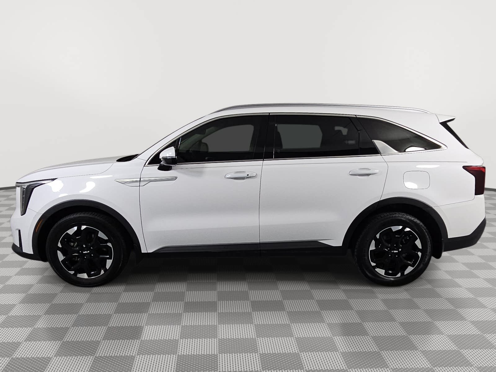 Used 2024 Kia Sorento S FWD image 5