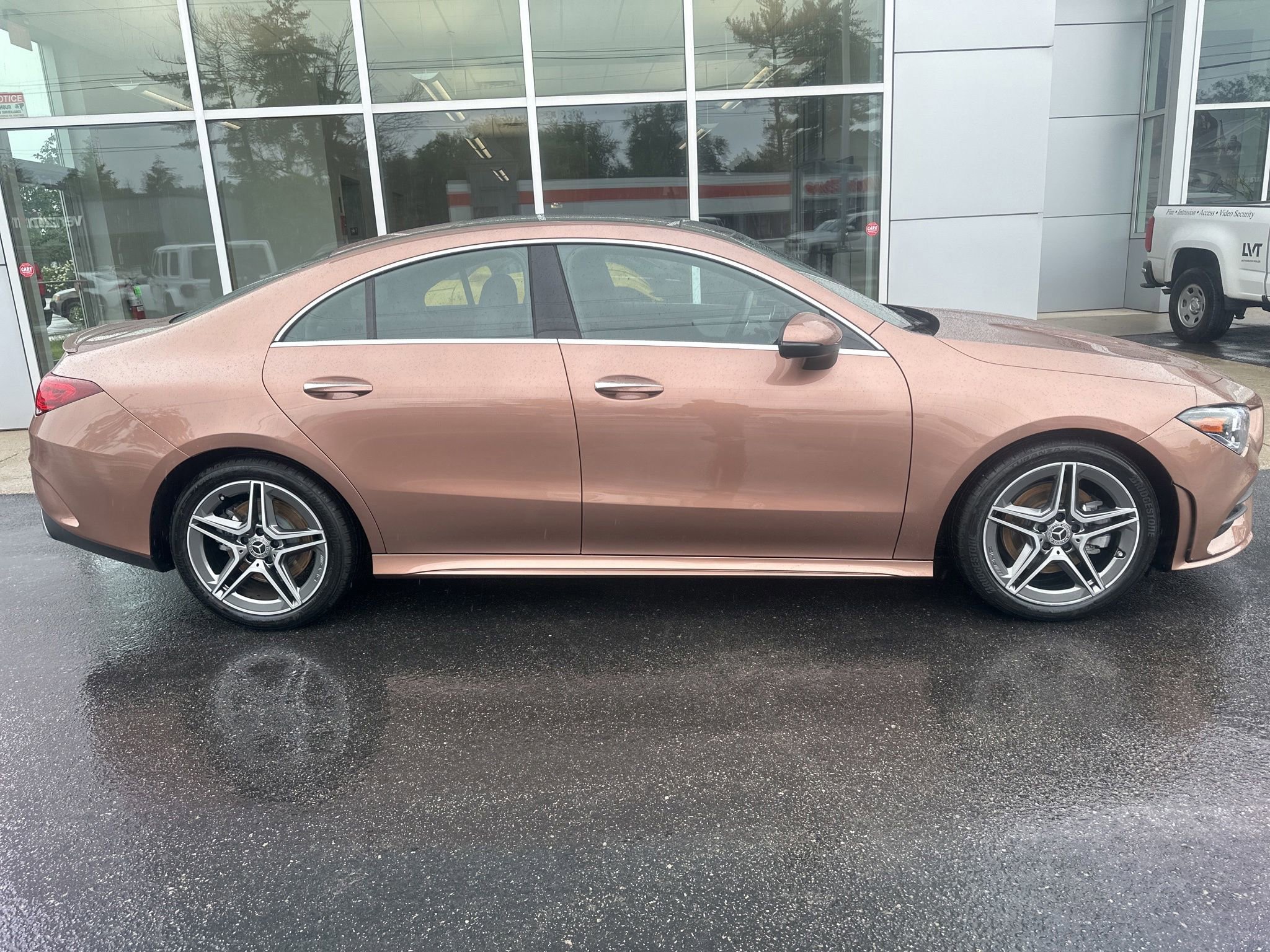 Used 2023 Mercedes-Benz CLA 250 4MATIC image 2