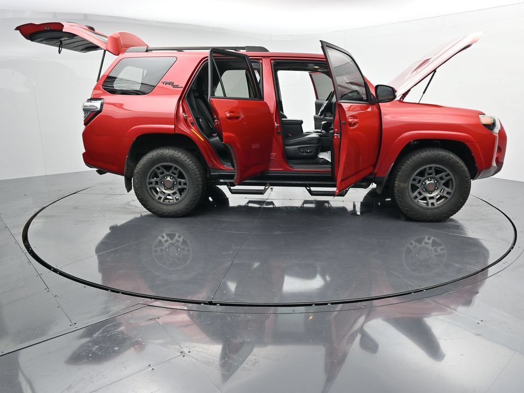 Used 2020 Toyota 4Runner TRD Off-Road Premium w/ Moonroof Package AWD/4WD image 38