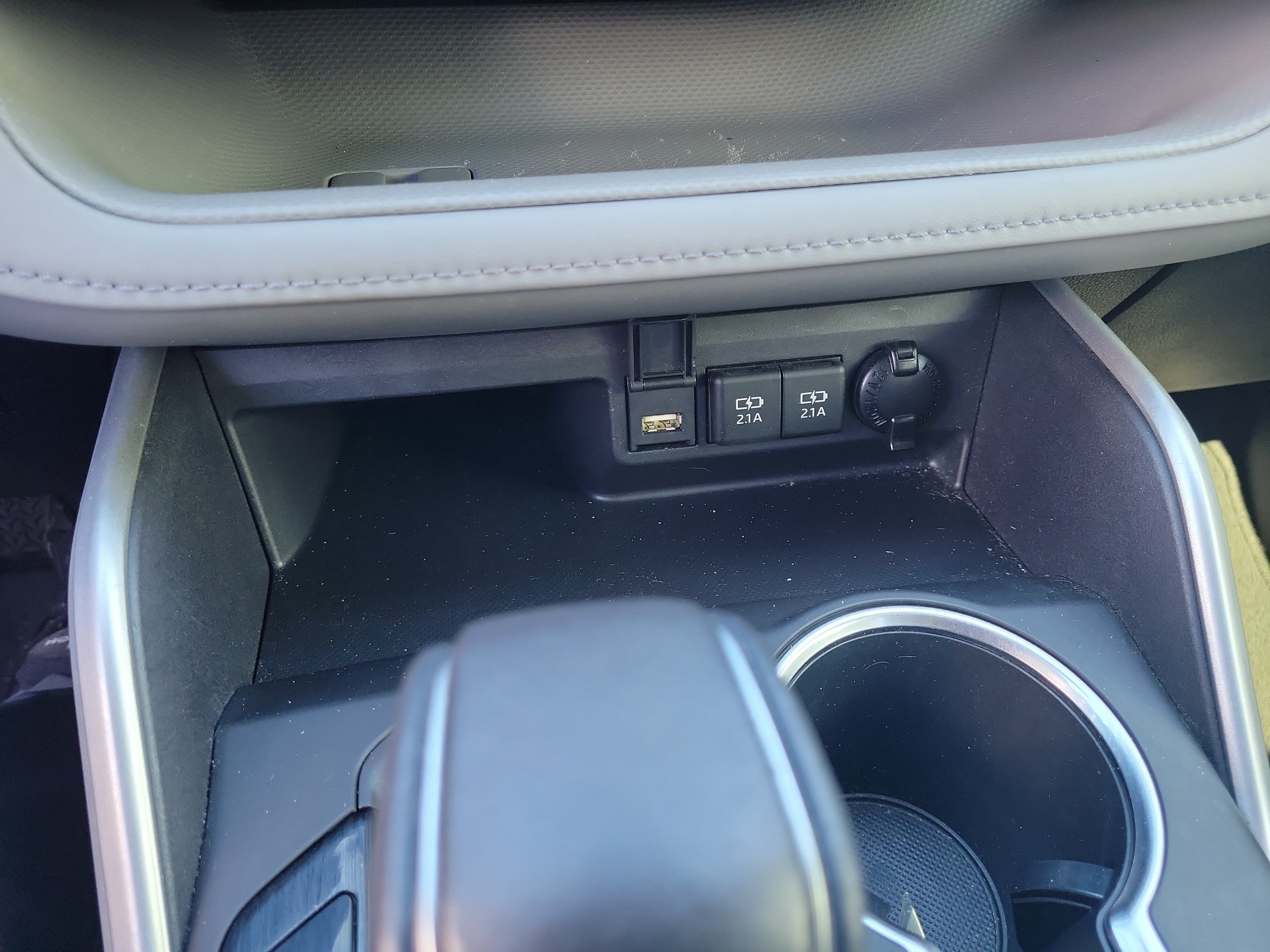Used 2020 Toyota Highlander LE FWD image 27