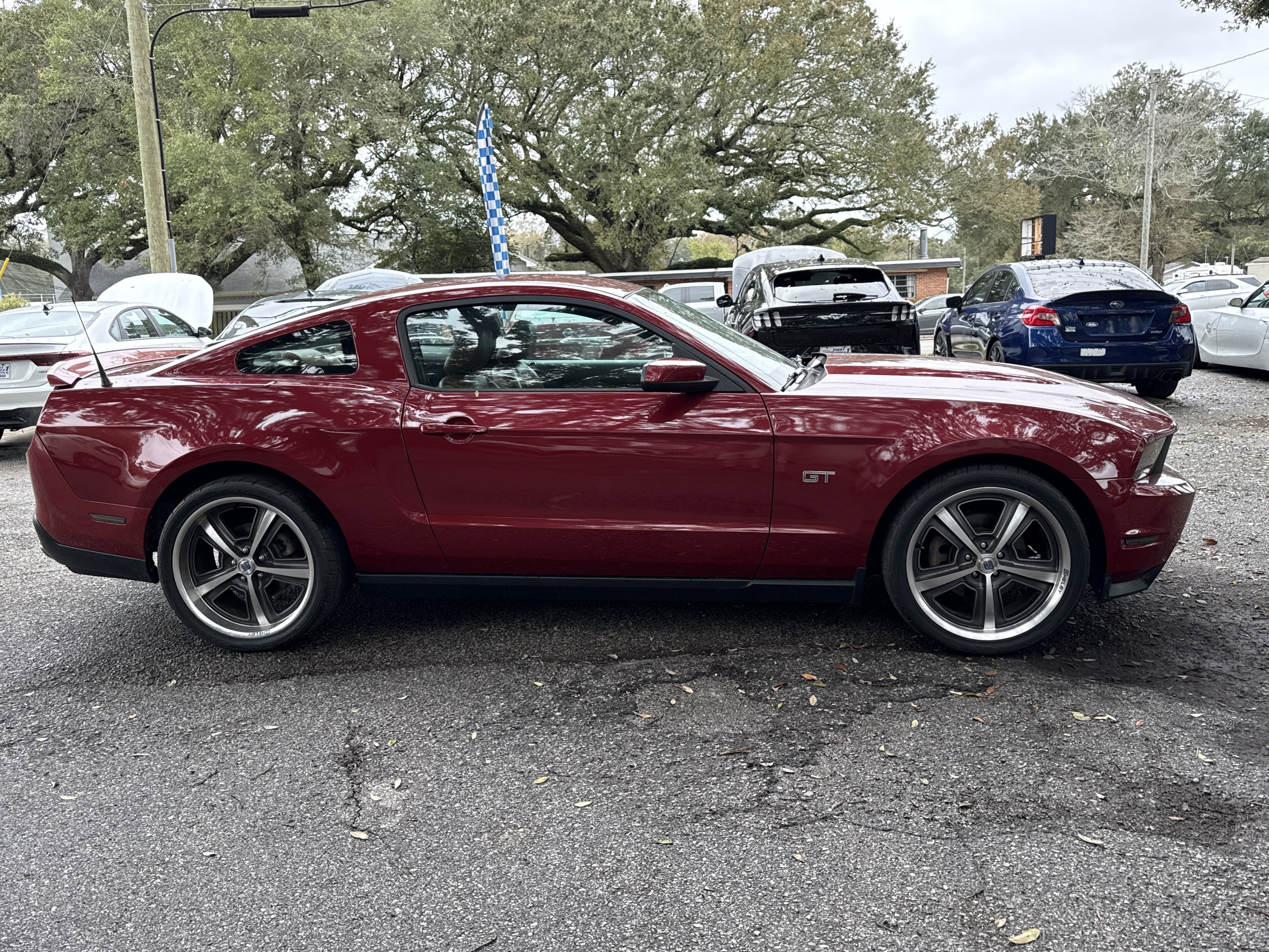 Used 2010 Ford Mustang GT image 6