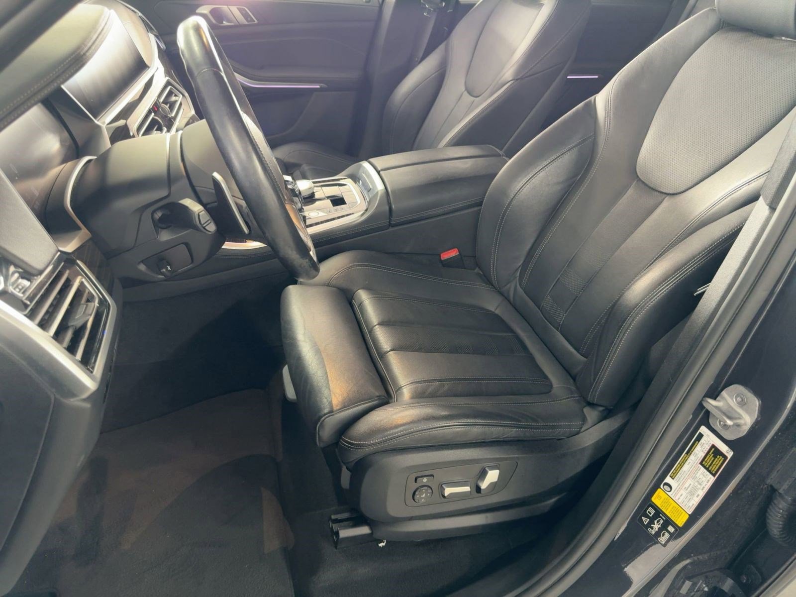 Used 2021 BMW X5 xDrive40i w/ M Sport Package image 5