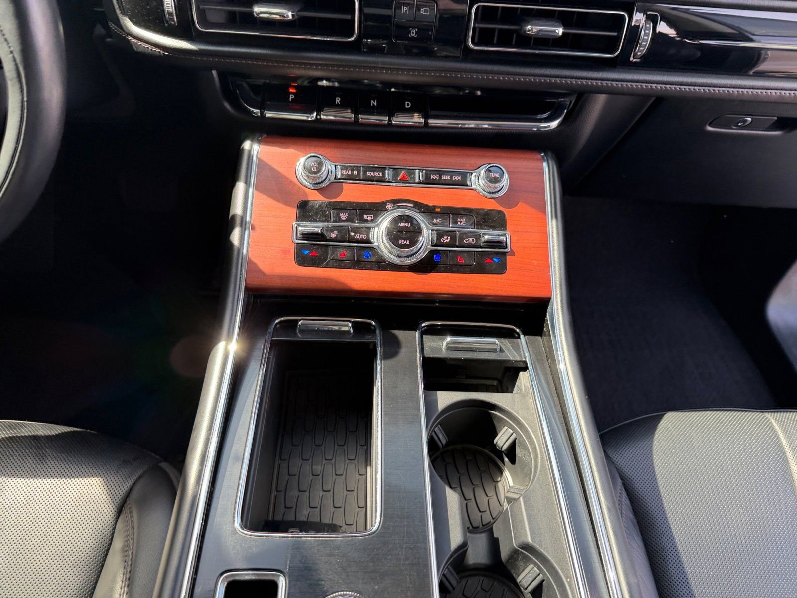 Used 2021 Lincoln Aviator Reserve w/ Equipment Group 201A image 11