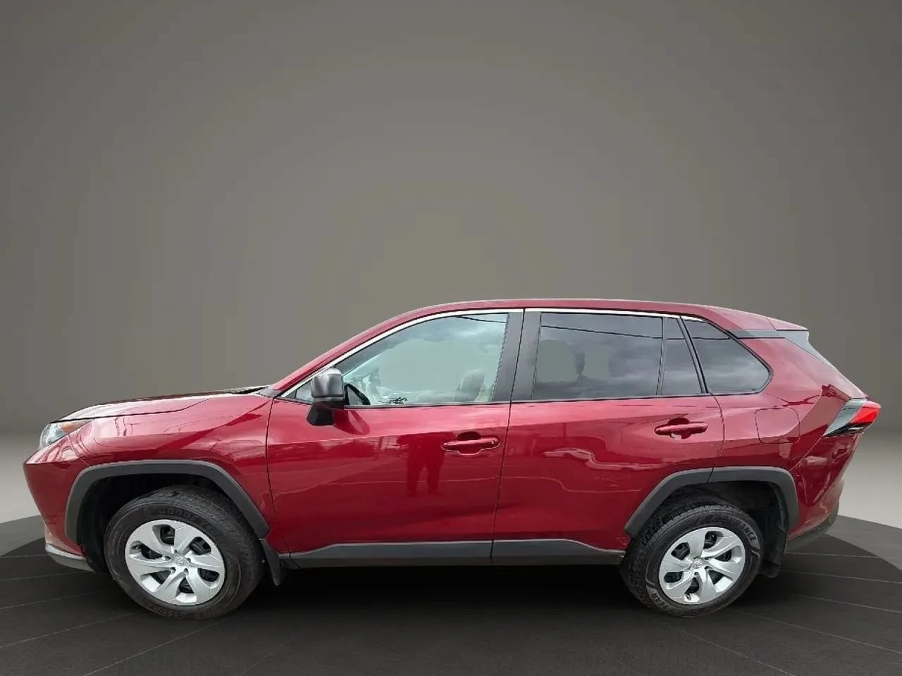 Used 2022 Toyota RAV4 LE AWD/4WD image 8
