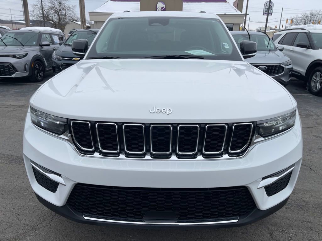 Used 2023 Jeep Grand Cherokee Limited AWD/4WD image 5