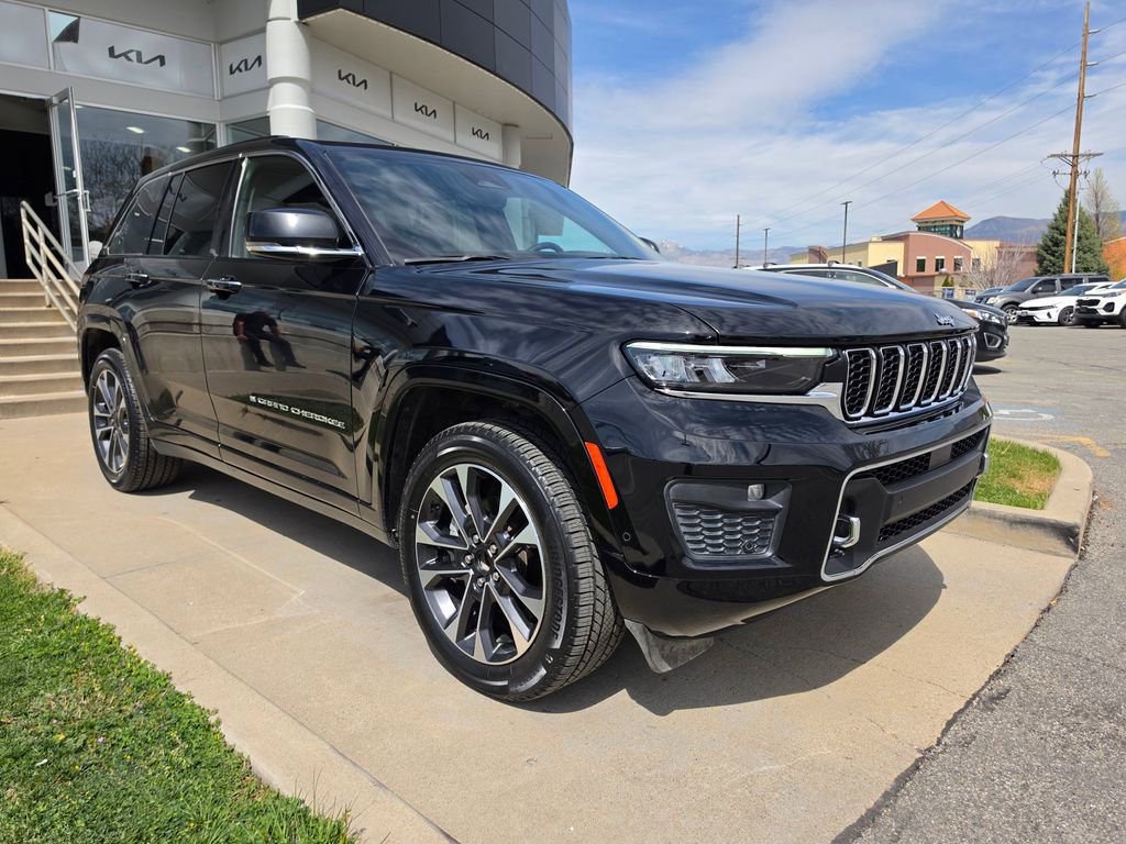 Used 2024 Jeep Grand Cherokee Overland w/ Trailer Tow Package AWD/4WD image 3