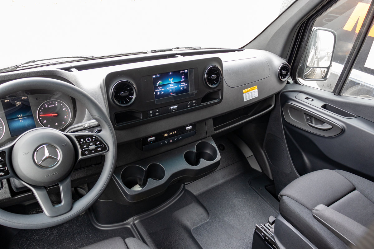 Used 2024 Mercedes-Benz Sprinter 2500 image 17