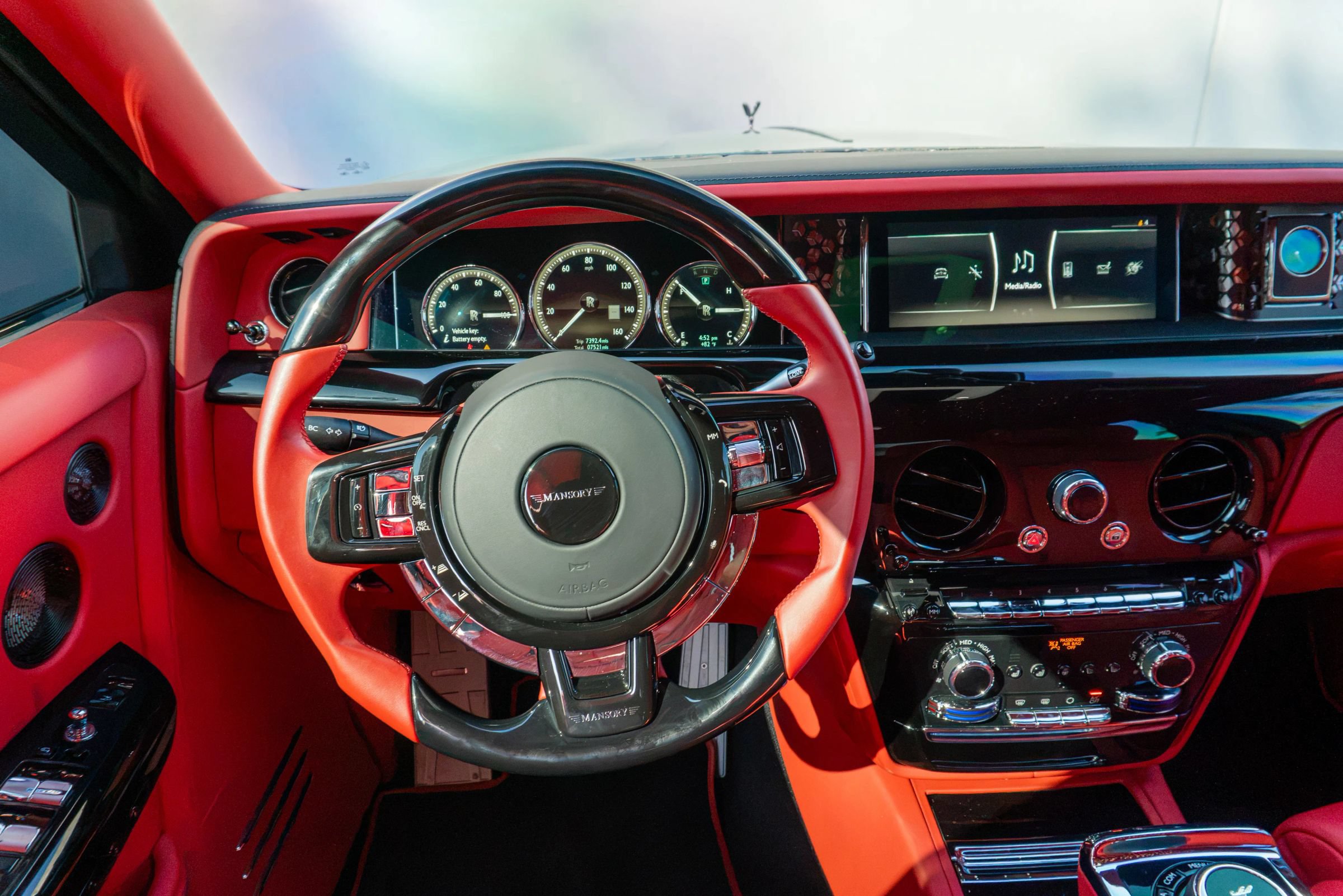 Used 2024 Rolls-Royce Phantom Sedan w/ The Phantom Package RWD image 75