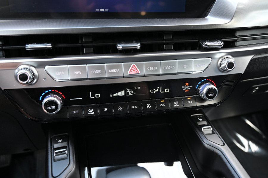 Used 2025 Kia Telluride S FWD image 31