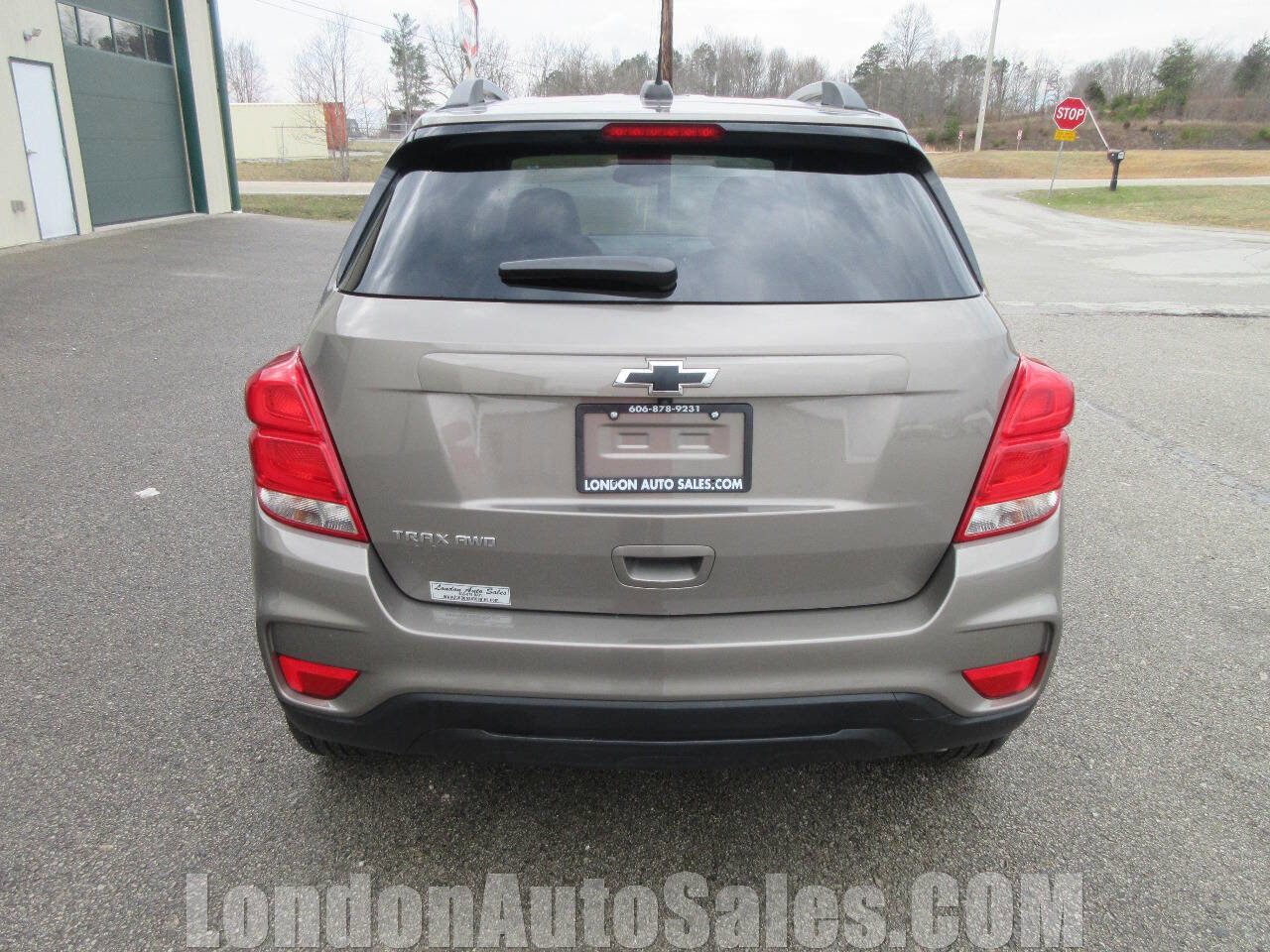 Used 2022 Chevrolet Trax LT w/ Sport Edition image 4