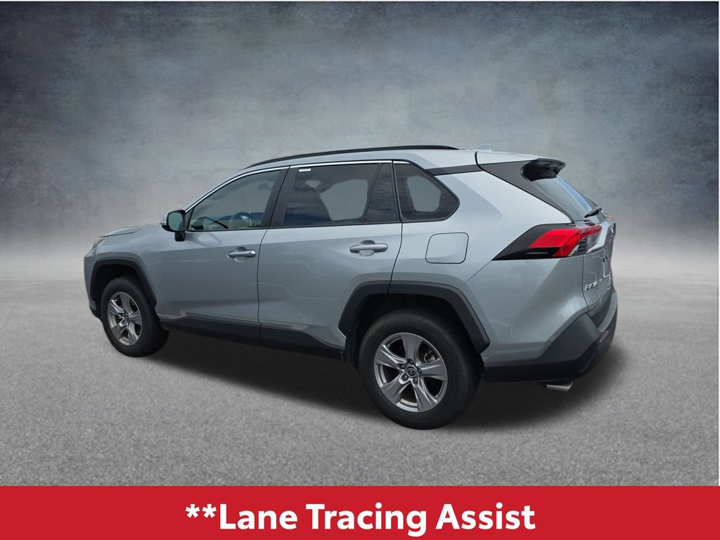 Used 2025 Toyota RAV4 XLE AWD/4WD image 11