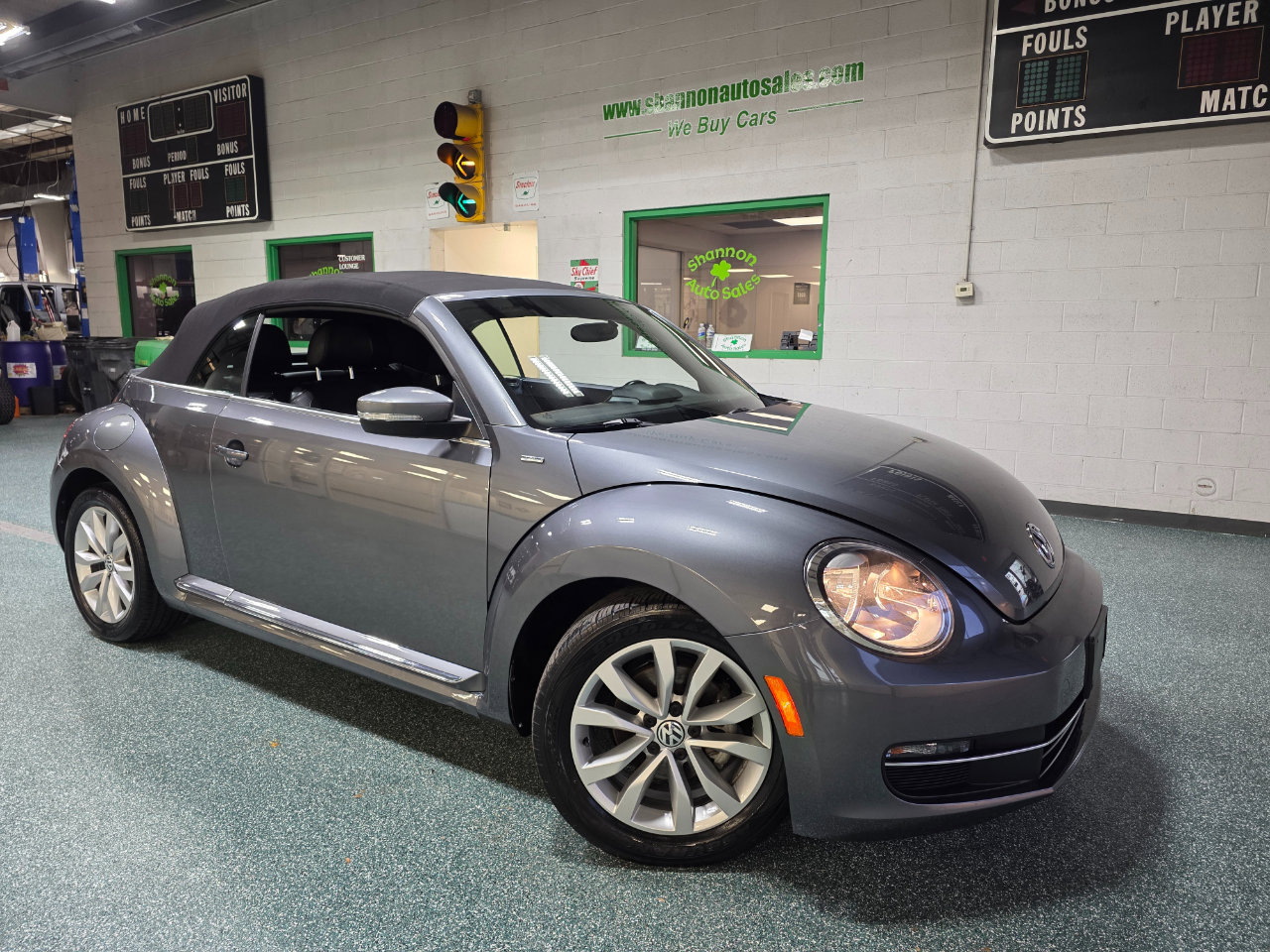 Used 2013 Volkswagen Beetle TDI image 14