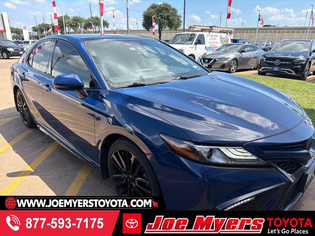 Used 2023 Toyota Camry XSE FWD image 1