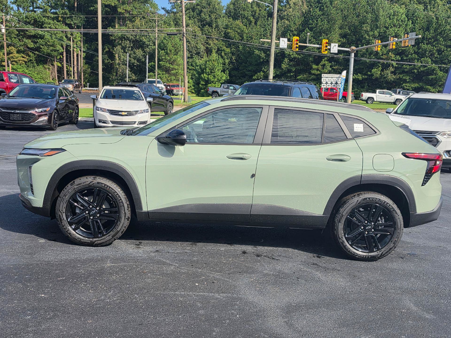 New 2026 Chevrolet Trax ACTIV w/ Driver Confidence Package FWD image 1
