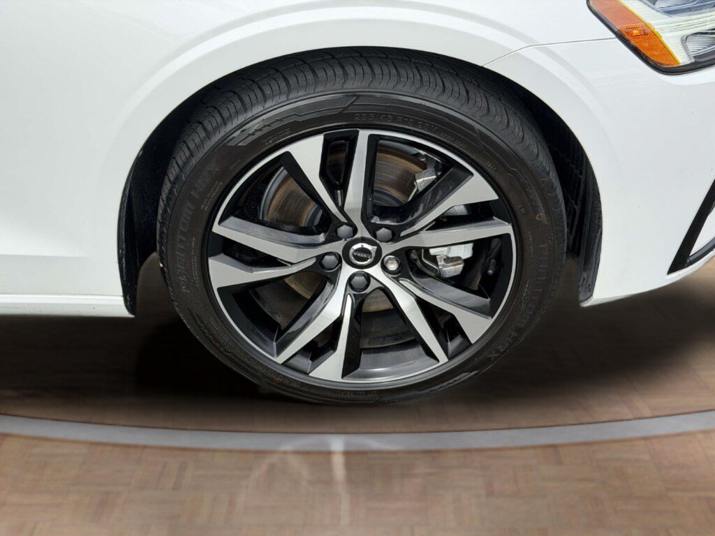 Used 2024 Volvo S60 B5 Core FWD image 25