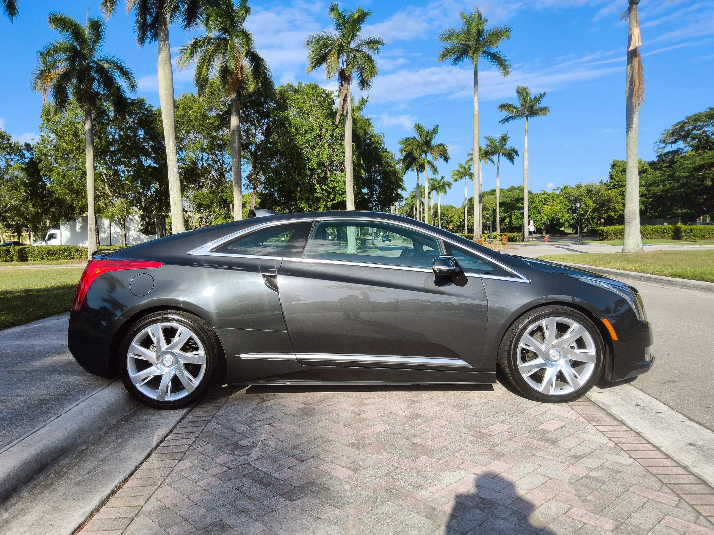 Used 2016 Cadillac ELR FWD image 19