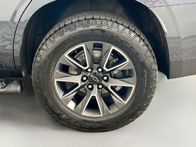 Used 2021 Chevrolet Tahoe Z71 w/ Z71 Signature Package AWD/4WD image 39
