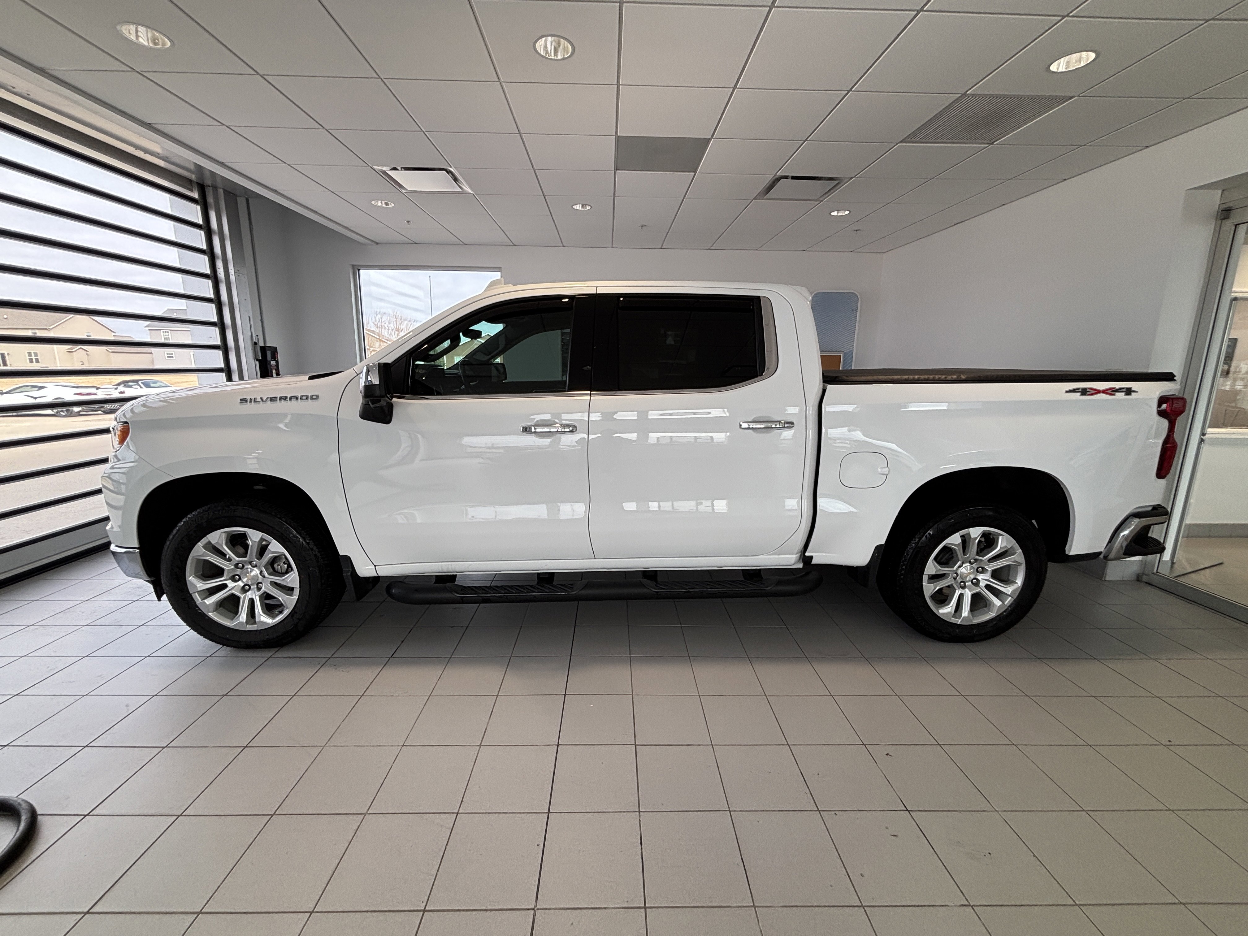 Used 2023 Chevrolet Silverado 1500 LTZ w/ Technology Package image 2
