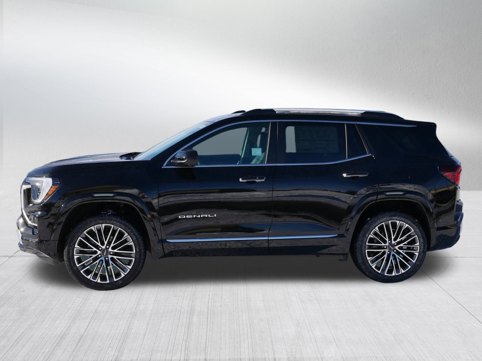 New 2026 GMC Terrain Denali w/ LPO, Black Badging Package image 8