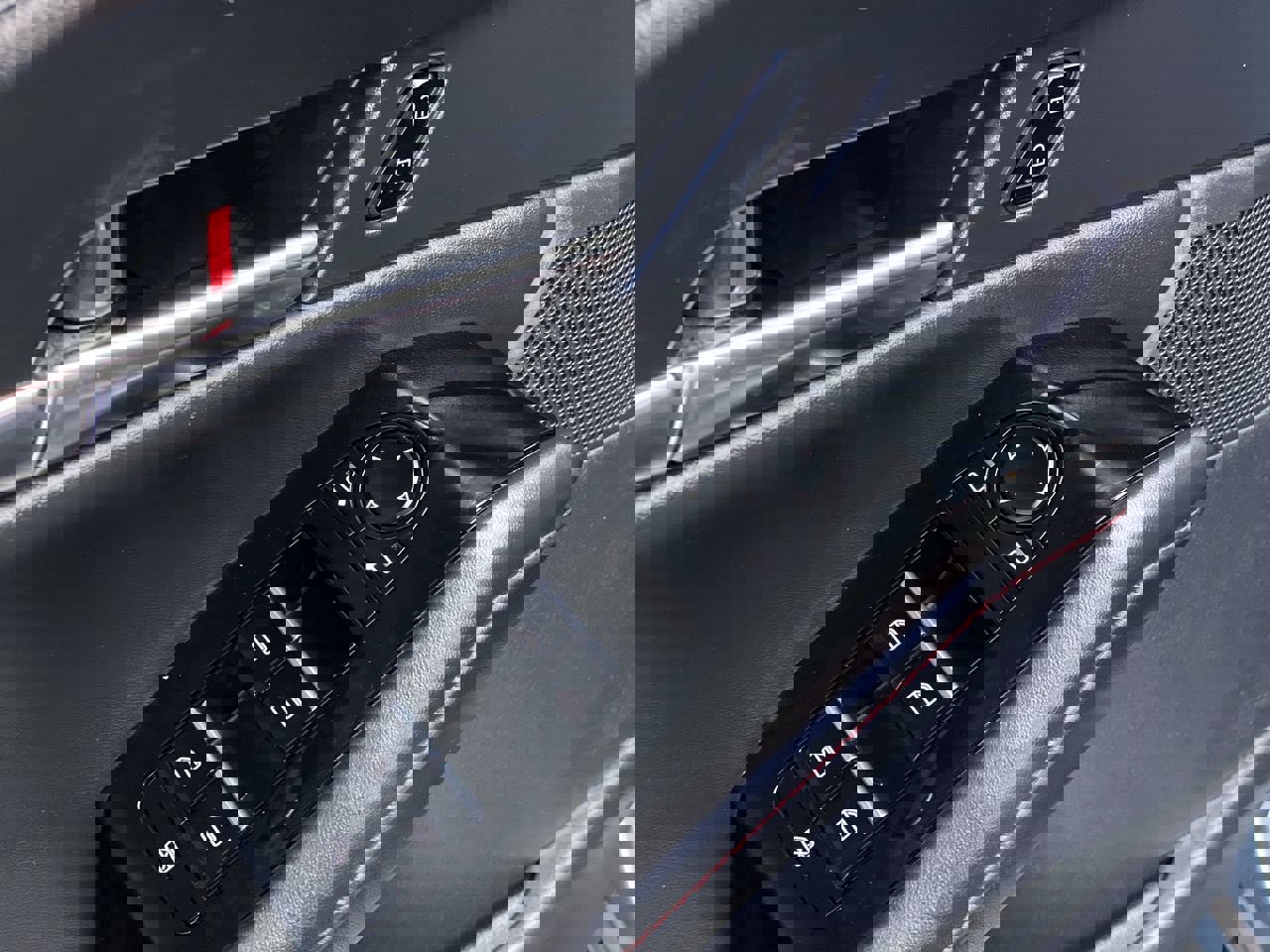 Used 2024 MAZDA CX-30 AWD 2.5 S w/ Preferred Package image 18