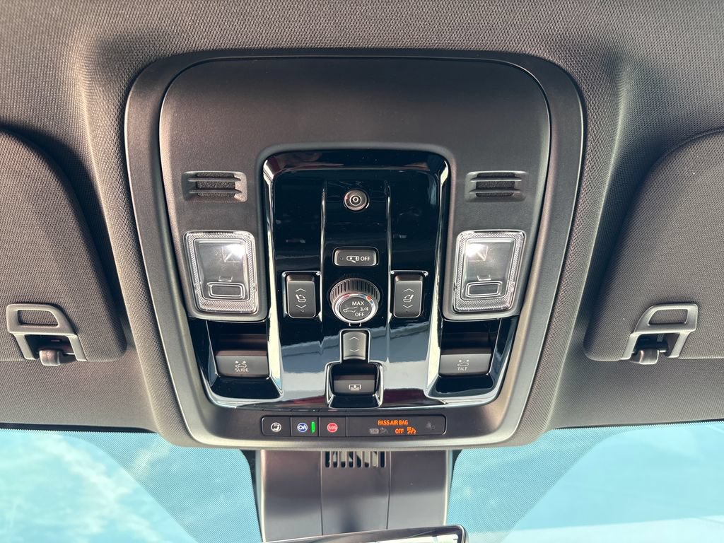 Used 2026 Chevrolet Suburban High Country AWD/4WD image 44