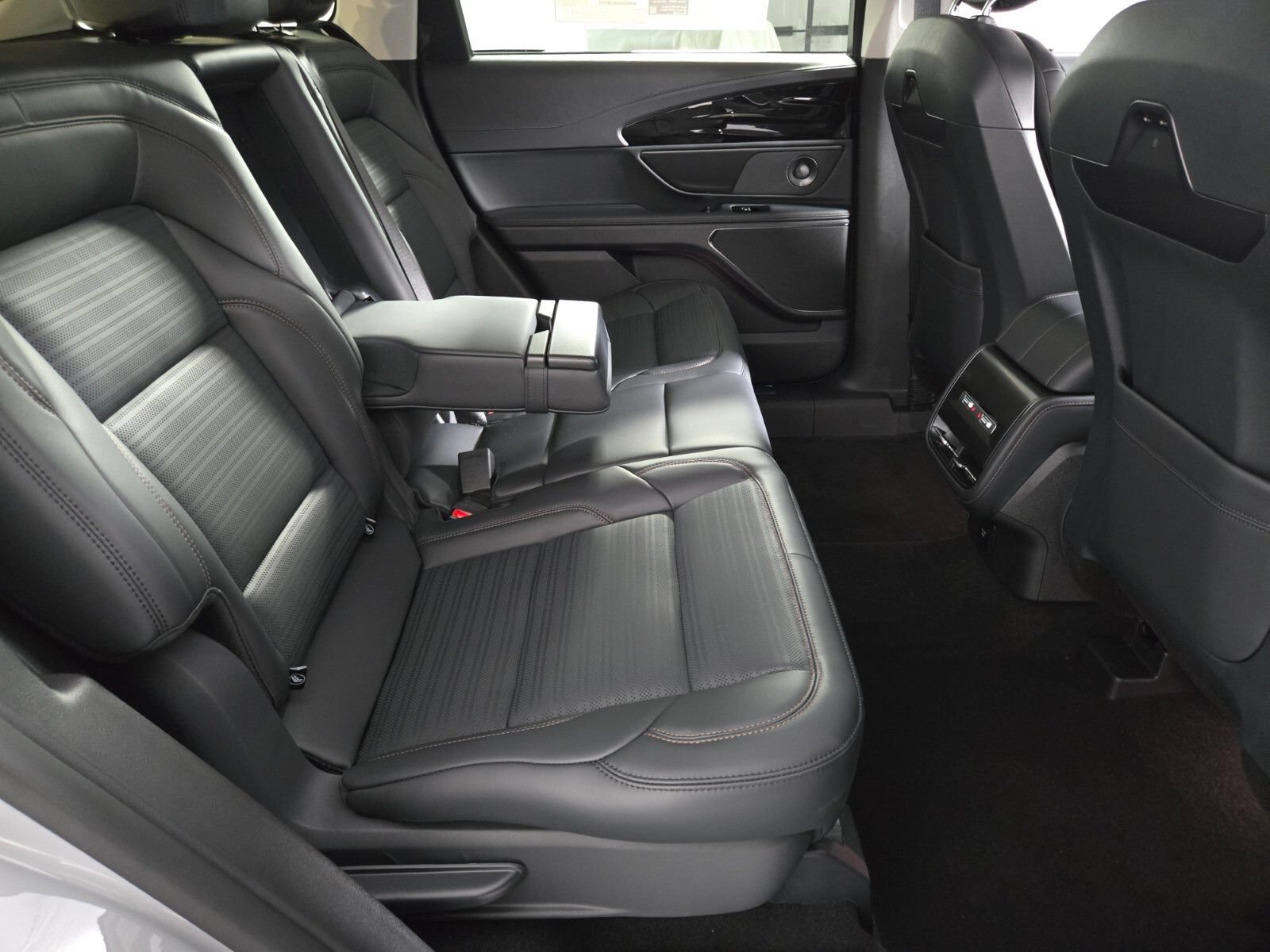 New 2026 Lincoln Nautilus Reserve w/ Jet Appearance Package AWD/4WD image 19