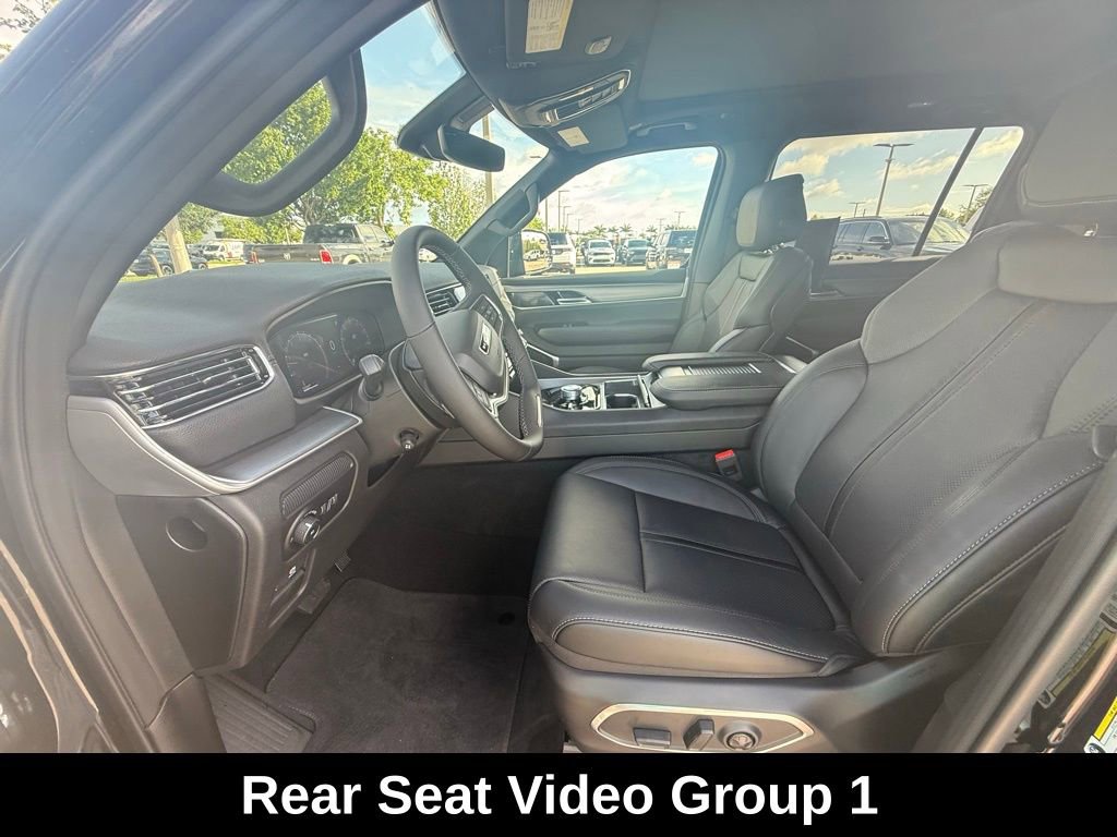 New 2025 Jeep Wagoneer L Series II w/ Premium Group I image 10