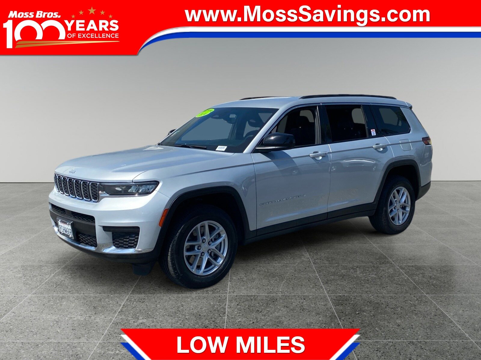 Used 2024 Jeep Grand Cherokee L Laredo RWD image 1
