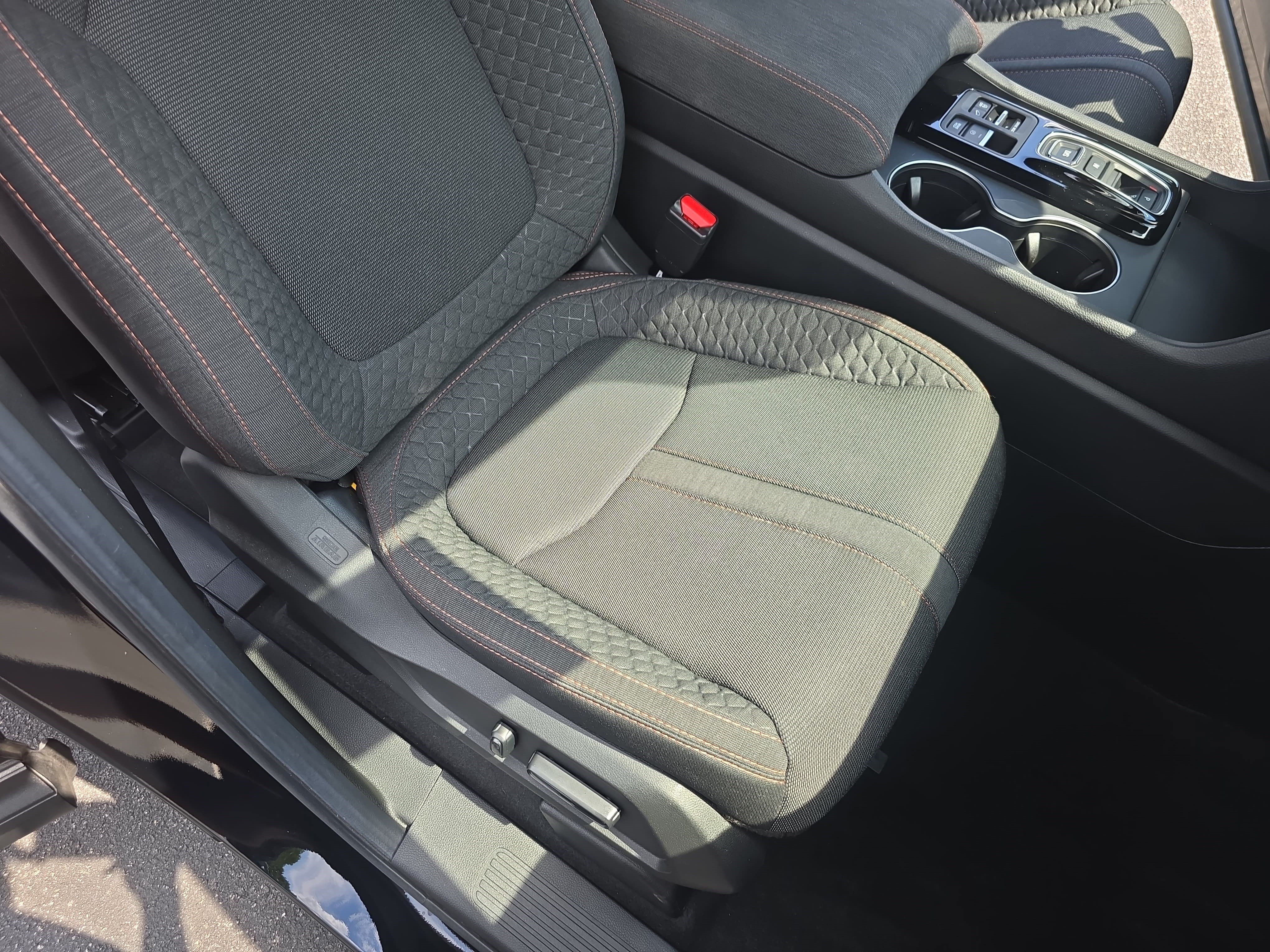 Used 2025 Honda Pilot Sport image 10