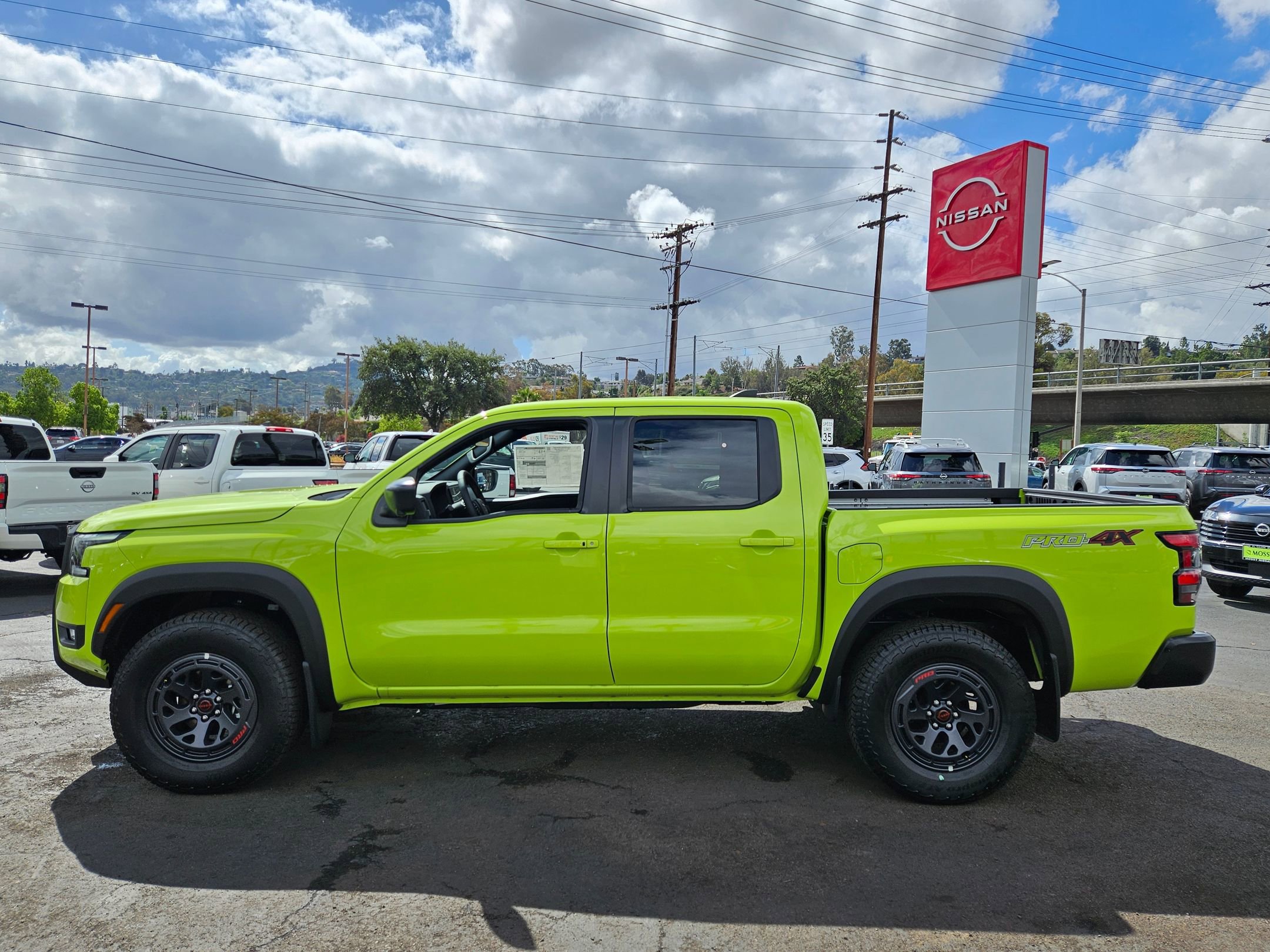 New 2026 Nissan Frontier PRO-4X w/ Pro-4x Convenience Package image 5